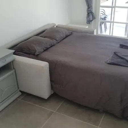 Lovely 1-bed In Amarilla Golf